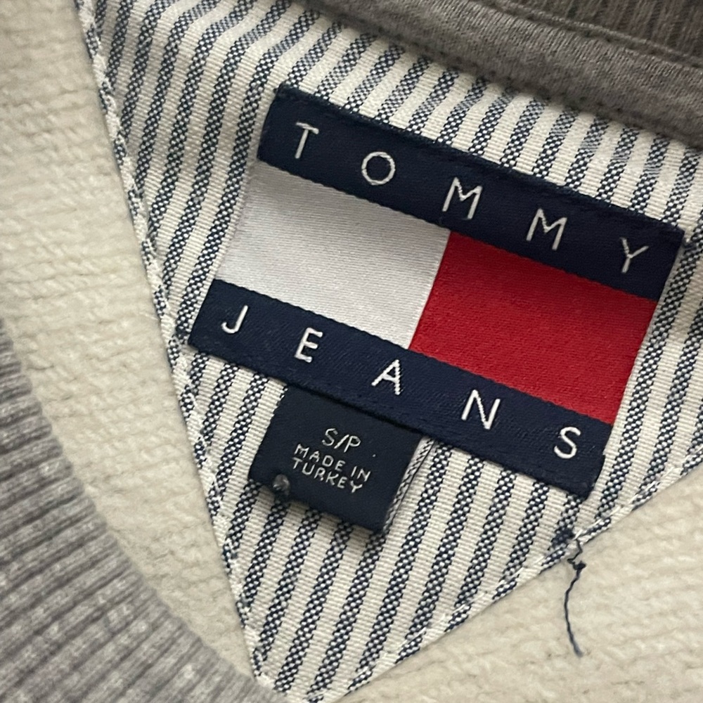 TOMMY JEANS Women’s Crew Neck Sweatshirt Grey - Picture 4 of 5